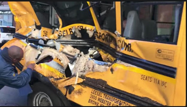 Επίθεση στο Μανχάταν – Ο οδηγός εμβόλισε σχολικό λεωφορείο πριν σκοτώσει ποδηλάτες και πεζούς