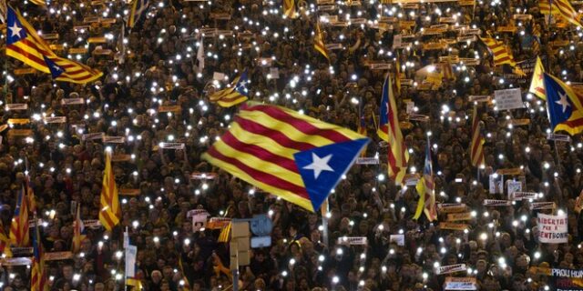Βουτιά των πωλήσεων στην Ισπανία στη σκιά της καταλανικής κρίσης