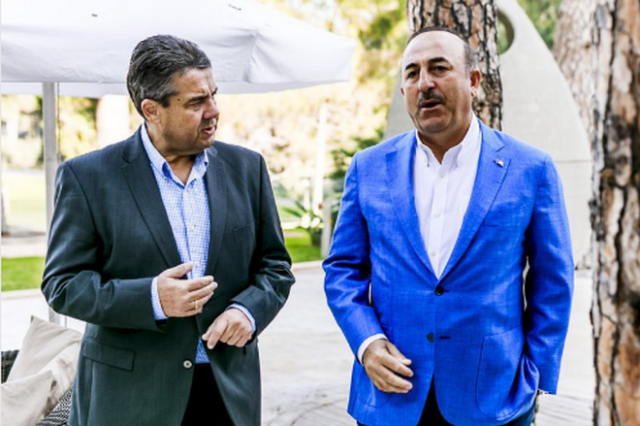 Ανεπίσημη συνάντηση Τσαβούσογλου-Γκάμπριελ στην Τουρκία