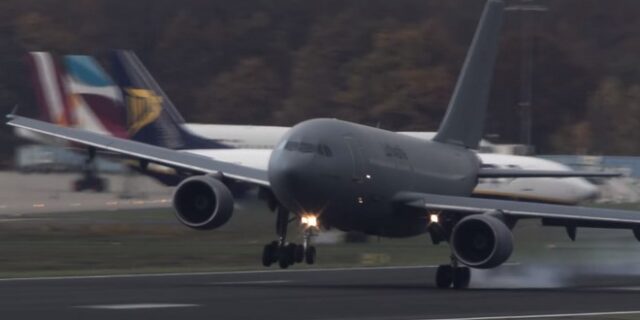 Βίντεο: Προσγειώσεις ‘τρόμου’ στην Κολωνία – Ο αέρας έπαιρνε τα αεροσκάφη