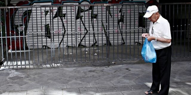 ΕΛΣΤΑΤ: Οι φόροι ‘χτύπησαν’ το 2016 εισόδημα, αποταμίευση και κατανάλωση