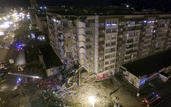 Ρωσία: Τουλάχιστον τρεις νεκροί απ’ την κατάρρευση κτηρίου