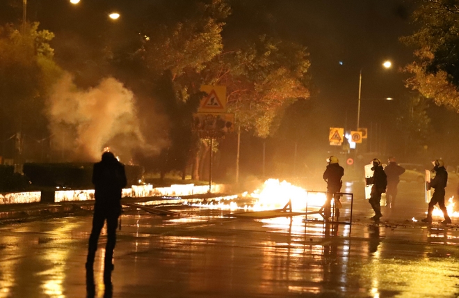 Συλλήψεις και προσαγωγές και σε Θεσσαλονίκη – Πάτρα μετά τις εκδηλώσεις για το Πολυτεχνείο