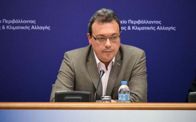 Φάμελος: Η ΝΔ ήθελε τις πλάτες του Σόιμπλε και της Μέρκελ για να εφαρμόσει νεοφιλελεύθερες πολιτικές