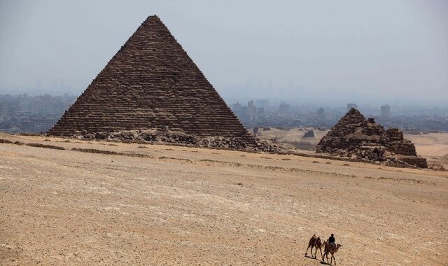 Πυραμίδες της Γκίζας: Ο ‘καταραμένος τάφος’ των εργατών ανοίγει τις πύλες του στους ‘θαρραλέους’ επισκέπτες