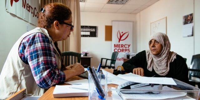H Mercy Corps και το προσφυγικό