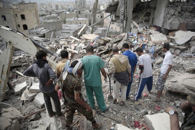 Υεμένη: Αεροσκάφη του διεθνούς συνασπισμού βομβάρδισαν υπουργείο