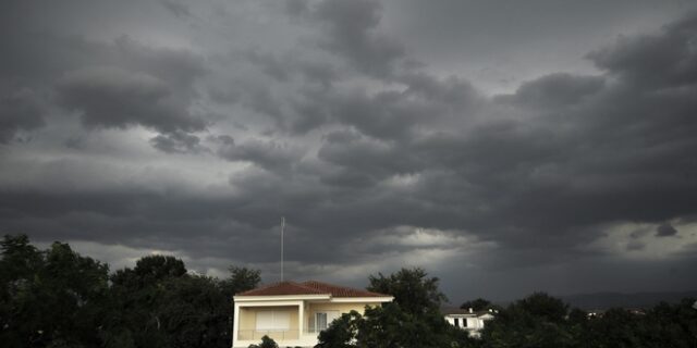 Έκτακτο δελτίο επιδείνωσης καιρού: Πού θα εκδηλωθούν βροχές και καταιγίδες