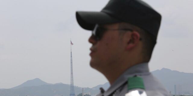 ‘Βομβαρδισμός’ προπαγάνδας από τη Ν. Κορέα στην αποστρατικοποιημένη ζώνη