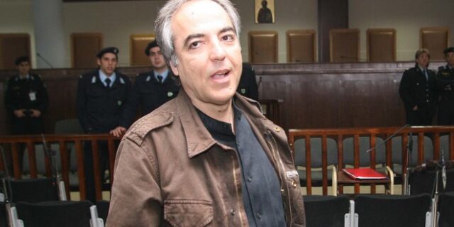 Για πρώτη φορά εκτός φυλακής με άδεια ο Δημήτρης Κουφοντίνας