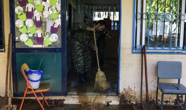 Η πόλη που πληγώθηκε: Μάνδρα 15 μέρες μετά την καταστροφή