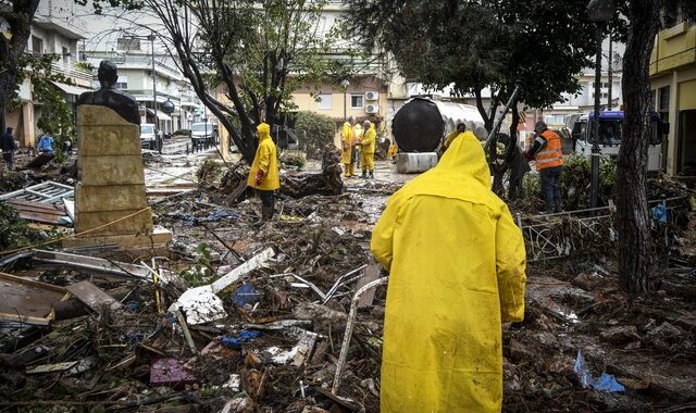 Έκτακτη ενίσχυση 900.000 ευρώ στους δήμους Μάνδρας και Μεγαρέων