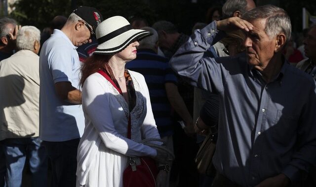 Κοινωνικό μέρισμα: Χιλιάδες οι αιτήσεις, τα ερωτήματα και τα παράπονα