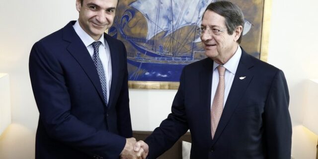 Μητσοτάκης σε Αναστασιάδη: Η Κύπρος είναι παράδειγμα προς μίμηση