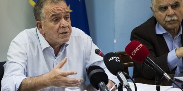 Μουζάλας: Αποσυμφόρηση των camp, όχι των νησιών