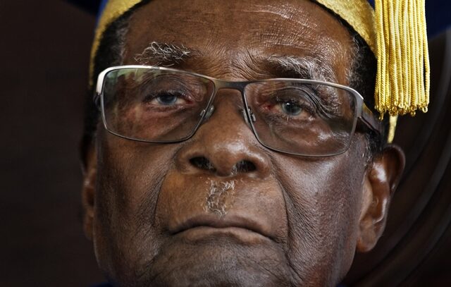 Ζιμπάμπουε: Ο πρώην πρόεδρος Ρόμπερτ Μουγκάμπε πέθανε σε ηλικία 95 ετών