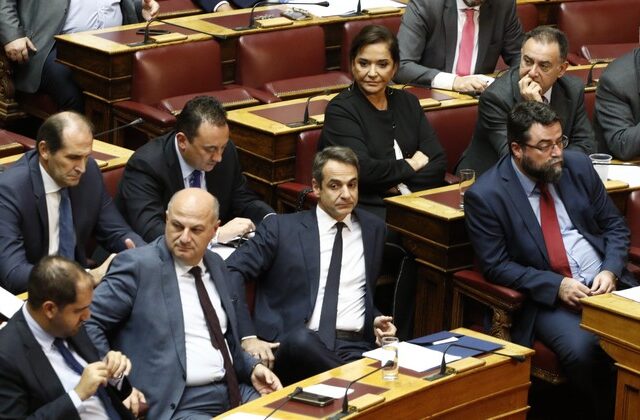 Ναι επί της αρχής στο κοινωνικό μέρισμα από ΝΔ, αλλά και κριτική στην κυβέρνηση