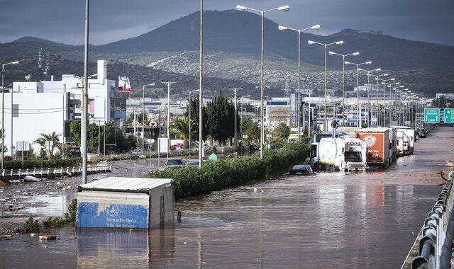 Τα βίντεο της καταστροφής στη Δυτική Αττική