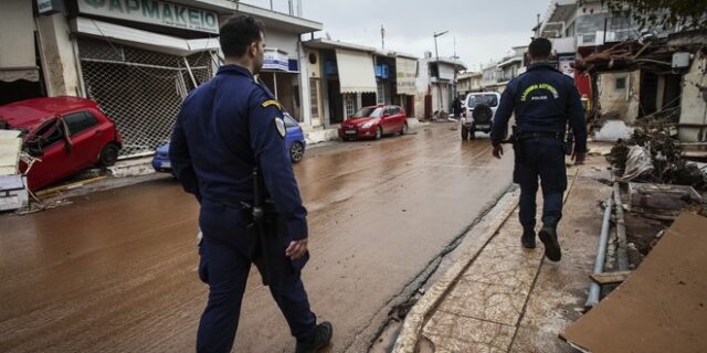 Συνελήφθησαν τέσσερα άτομα για πλιάτσικο σε πληγέντες της Μάνδρας