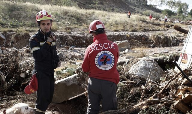 Στους 20 οι νεκροί απ’ τις φονικές πλημμύρες – Αναγνωρίστηκε 83χρονος κυνηγός