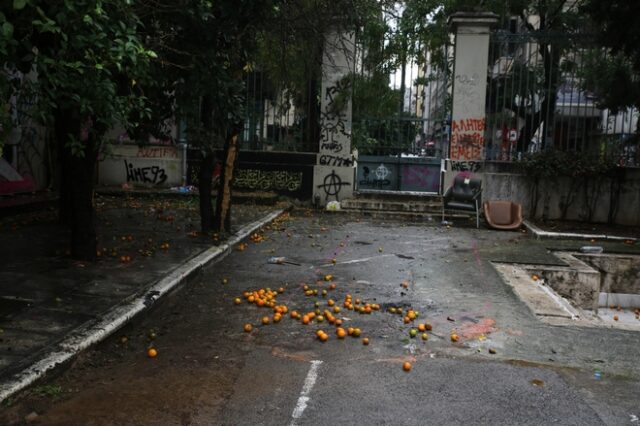 Φοιτητές κατέλαβαν την Πρυτανεία του ΕΜΠ