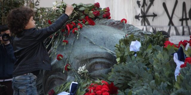 Face Control στο Πολυτεχνείο: Ποιοι έχουν δικαίωμα να καταθέτουν στεφάνι