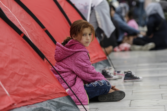 Το ψευδές “επείγον” του προσφυγικού