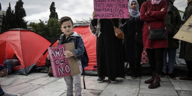 Κολλημένη στη γραφειοκρατία η οικογενειακή επανένωση για τους ασυνόδευτους πρόσφυγες