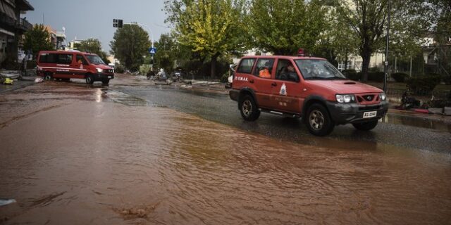 Επιχείρηση διάσωσης με λέμβους στην Πιερία- Πάνω από 600 κλήσεις για βοήθεια στην Κεντρική Μακεδονία