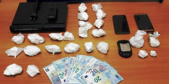 Έστειλαν πακέτο μισό κιλό κοκαΐνης κρυμμένη μέσα σε DVD-Player