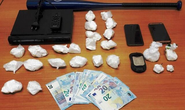 Έστειλαν πακέτο μισό κιλό κοκαΐνης κρυμμένη μέσα σε DVD-Player