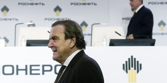 DW: Πάνω από 1.000 Γερμανοί στα Paradise Papers