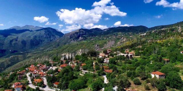 Η οικογένεια των Τρικάλων Κορινθίας περιμένει τη δική σου