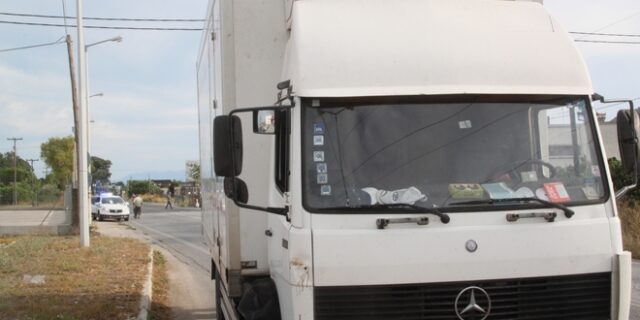Θεσσαλονίκη: Μετέφερε με φορτηγό ενενήντα μετανάστες
