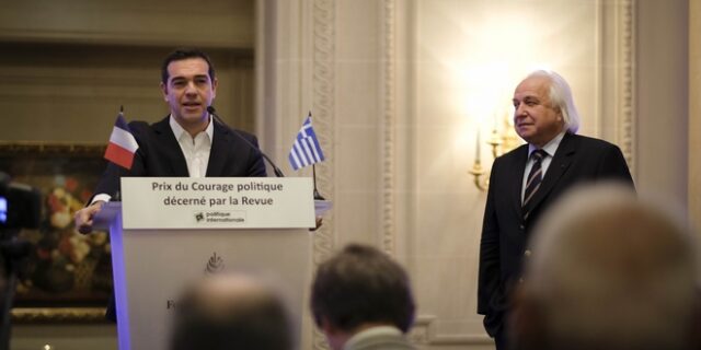 Ποιοι αντιδρούν στην βράβευση Τσίπρα