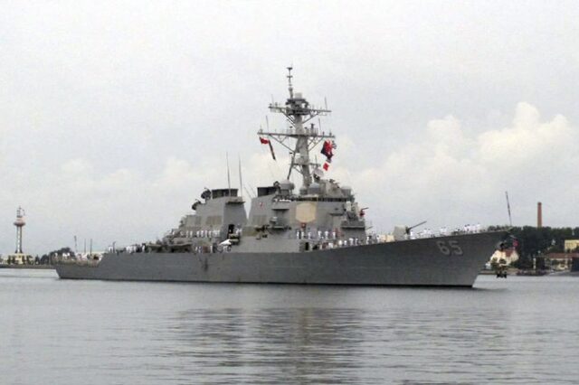 Σύγκρουση αμερικανικού πολεμικού πλοίου με ιαπωνικό ρυμουλκό