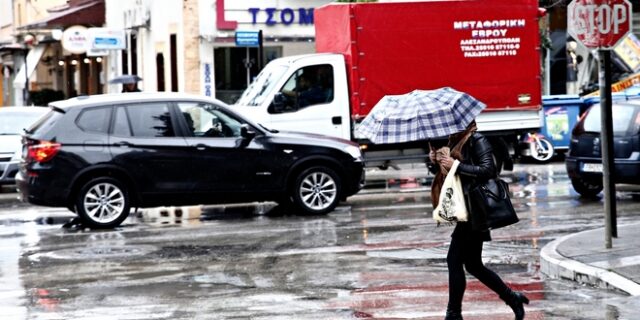 Χαλάει ο καιρός: Καταιγίδες και χαλάζι από τα ξημερώματα της Δευτέρας