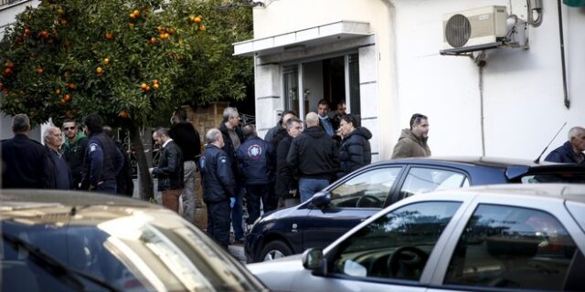 Έγκλημα στους Αγ. Αναργύρους: Οι συχνές προστριβές με την πεθερά οδήγησαν τον αστυνομικό στο μακελειό
