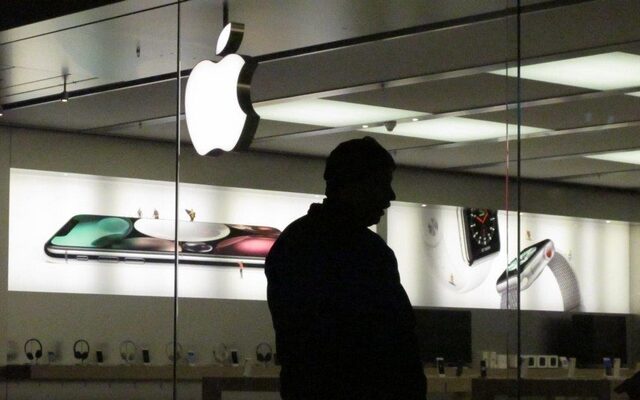 Η Apple ζήτησε συγγνώμη για τη σκόπιμη επιβράδυνση των παλιών iPhone