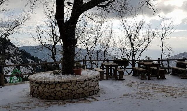 ‘Άσπρη μέρα’ στην Αττική: Χιόνισε στην Πάρνηθα