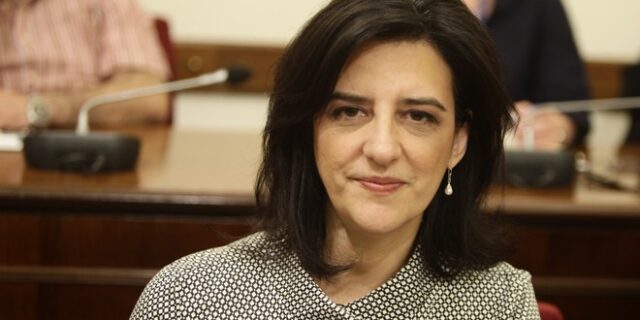 Βάκη: Δέσμευση της κυβέρνησης η προστασία της λαϊκής κατοικίας