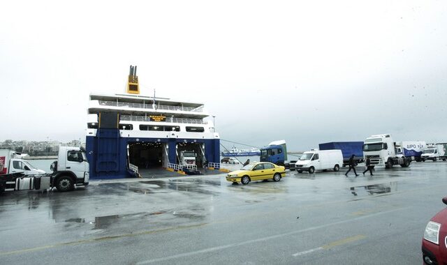 Κανονικά τα δρομολόγια πλοίων από Πειραιά, Ραφήνα και Λαύριο