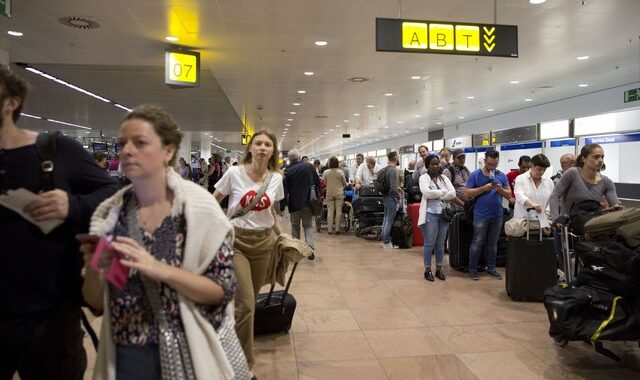 Έλεγχοι διαβατηρίων σε Έλληνες ταξιδιώτες στις Βρυξέλλες
