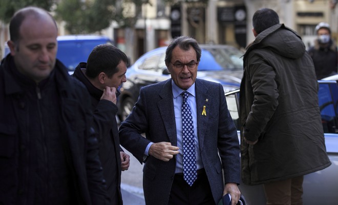 Ισπανία: Διέταξαν την κατάσχεση της κατοικίας του πρώην προέδρου της Καταλονίας