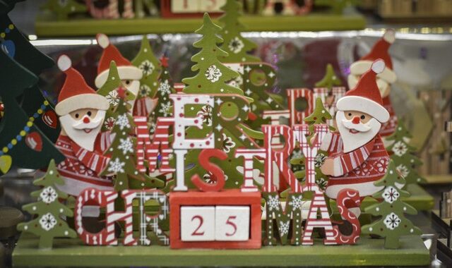 ΕΣΕΕ: Ποσό 1,59 δισ. ευρώ θα ‘πέσει’ στην αγορά από το δώρο των Χριστουγέννων
