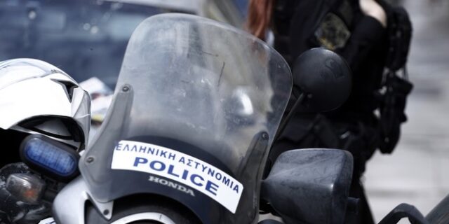 Έκλεψαν δύο όπλα από σπίτι αστυνομικών στο Παγκράτι
