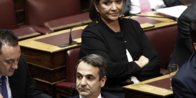 ‘Παγωμάρα’ στη ΝΔ από την απόφαση Μητσοτάκη για Ντόρα