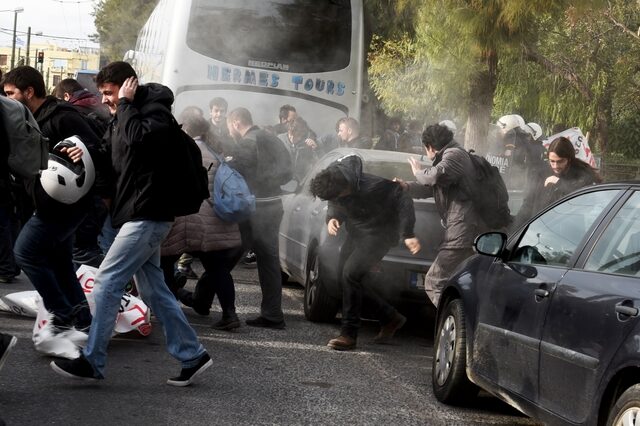 Ένταση μεταξύ ΜΑΤ και φοιτητών στο Ζάππειο