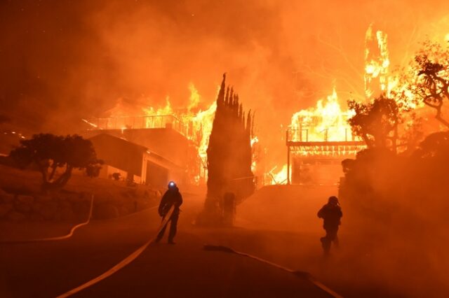 Εκτός ελέγχου οι πυρκαγιές στη Νότια Καλιφόρνια