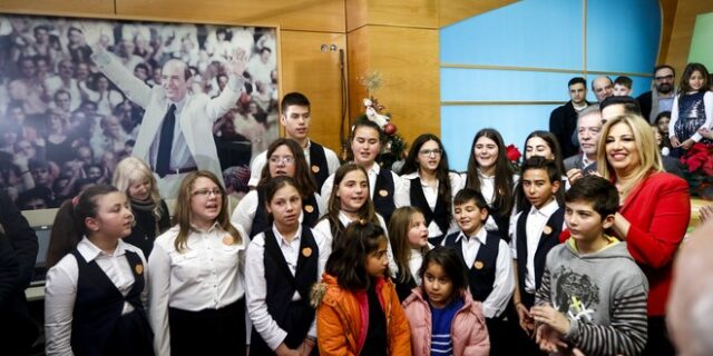 Γεννηματά: Τα Χριστούγεννα στέλνουν μήνυμα ειρήνης και αλληλεγγύης